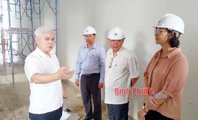 Bí thư Tỉnh ủy kiểm tra công trình phục vụ Đại hội Đảng bộ tỉnh