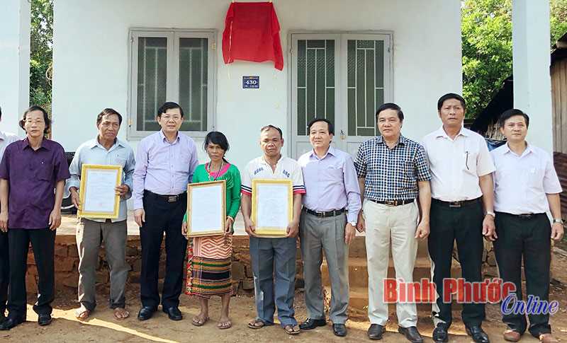 Bàn giao 6 nhà đại đoàn kết Bàn giao 6 nhà đại đoàn kết