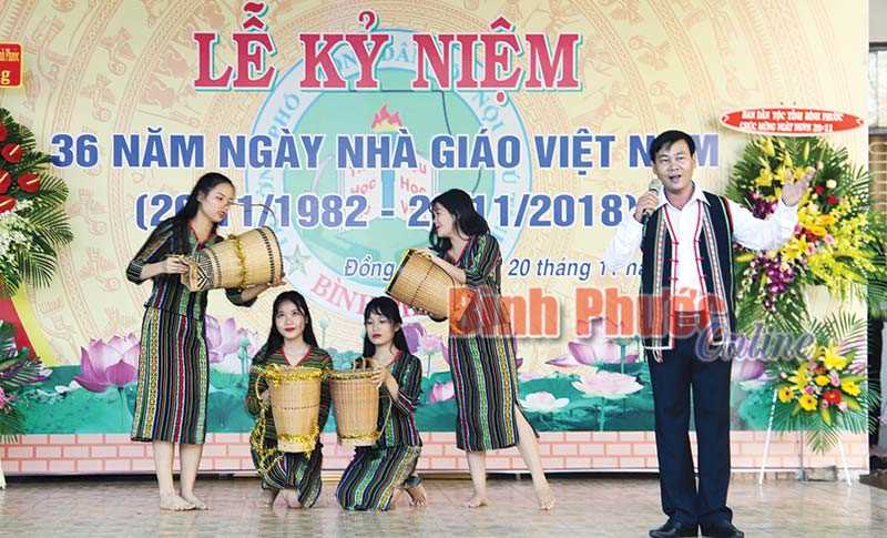 Đa dạng bản sắc văn hóa ở Trường phổ thông Dân tộc nội trú THPT tỉnh