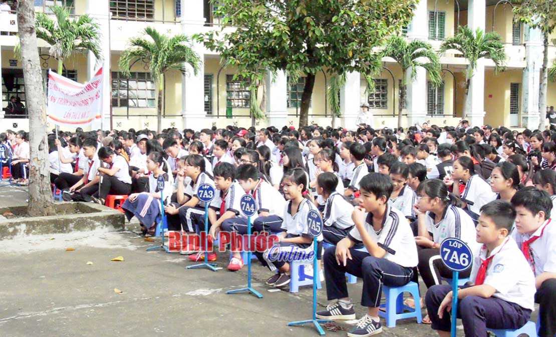 Đồng Phú đẩy mạnh thực hiện BHYT học sinh