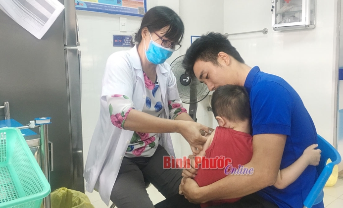 Bạch hầu: Phòng bệnh bằng tiêm vắc-xin đủ mũi, đúng lịch
