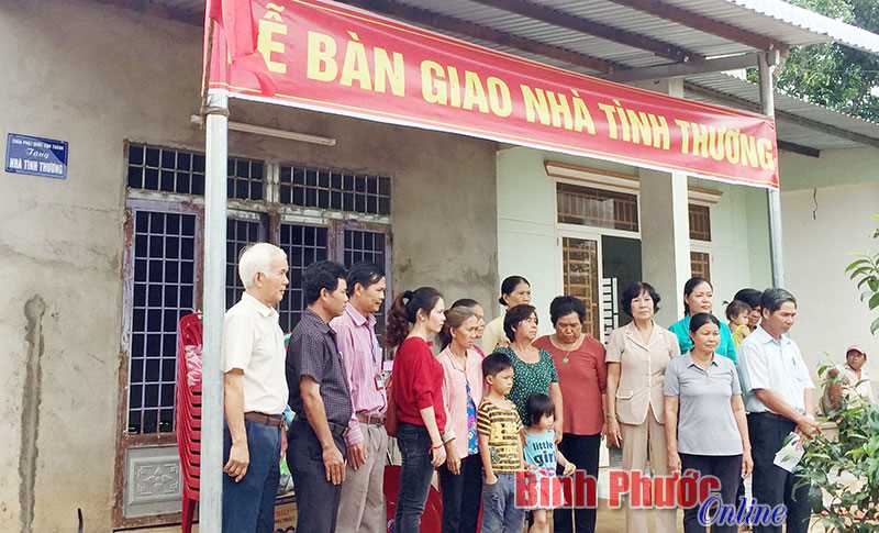 Bình Long trao tặng 33 căn nhà tình thương