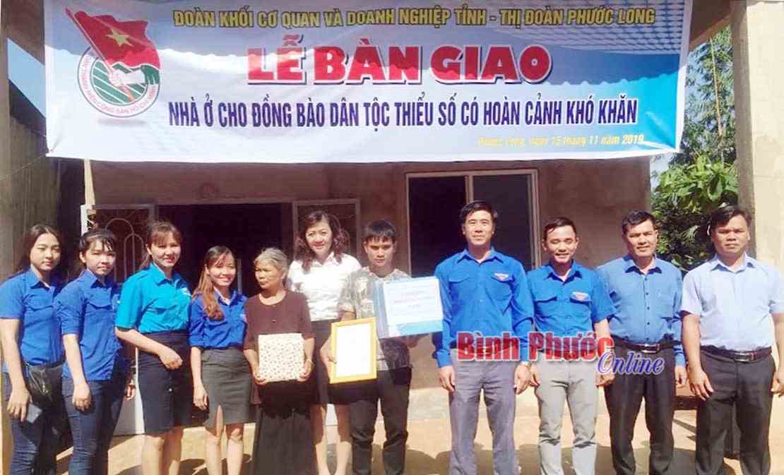 Đoàn viên Điểu Sơn được tặng nhà Đoàn viên Điểu Sơn được tặng nhà