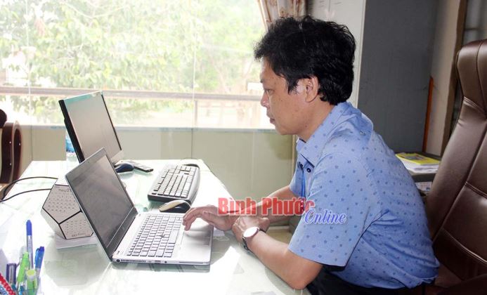 Gần 100% học sinh Trường THPT Đồng Xoài học và thi trực tuyến
