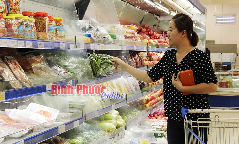 Thị trường chuyển động theo giá điện, xăng