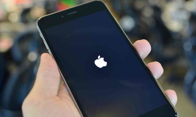 Nhiều iPhone, iPad trở thành “cục gạch” sau khi nâng cấp iOS 10 Nhiều iPhone, iPad trở thành “cục gạch” sau khi nâng cấp iOS 10