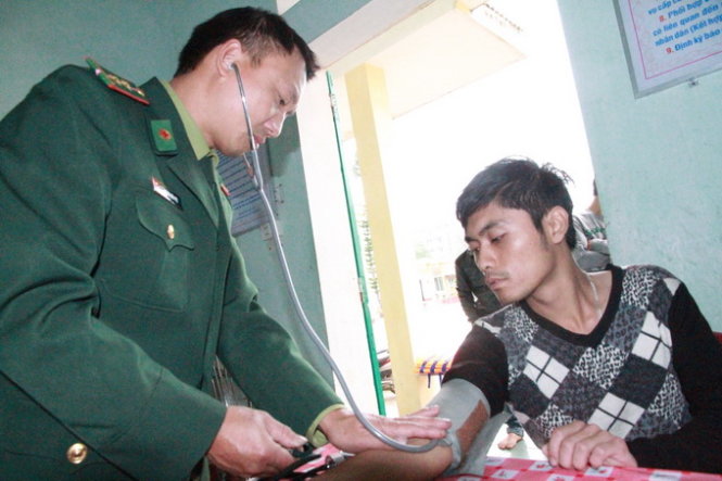 Tàu chở hàng bị chìm, 6 thuyền viên được cứu trong đêm Tàu chở hàng bị chìm, 6 thuyền viên được cứu trong đêm