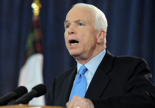 Ông John McCain kêu gọi Mỹ triển khai 10.000 binh sỹ tới Syria Ông John McCain kêu gọi Mỹ triển khai 10.000 binh sỹ tới Syria