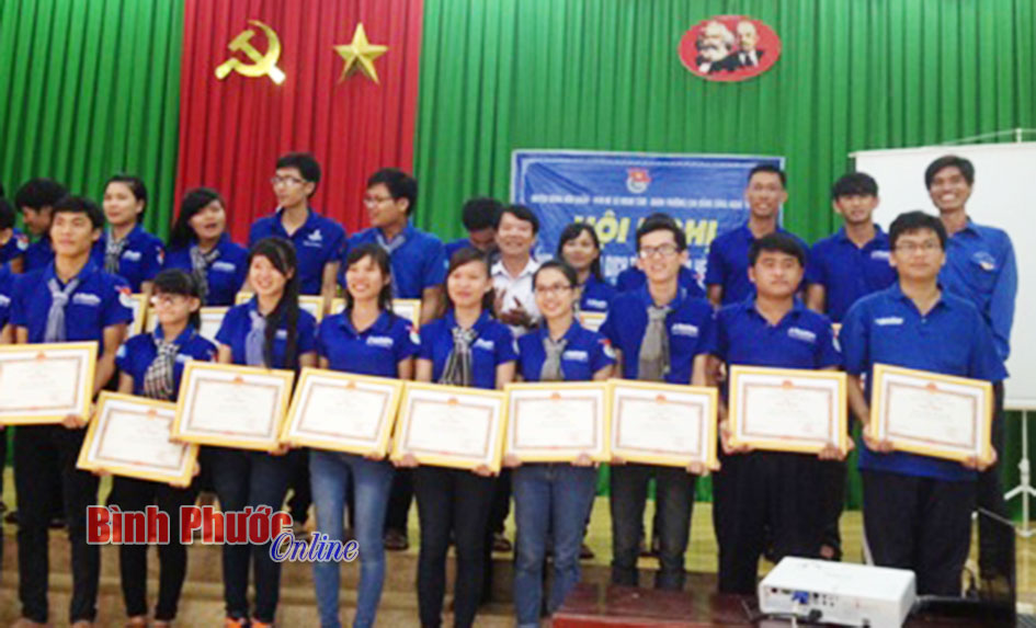 Hớn Quản: Tổng kết chiến dịch thanh niên tình nguyện hè