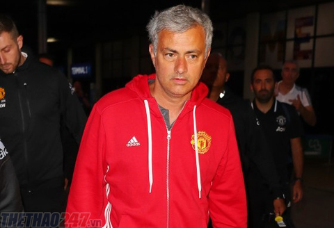 Mới đến MU 2 tháng, HLV Mourinho đã thành công vang dội