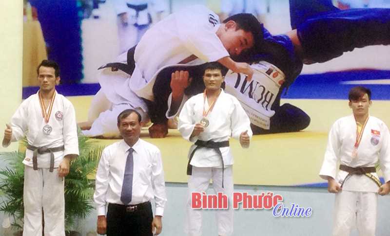 2 VĐV đoàn Bình Phước được phong kiện tướng quốc gia