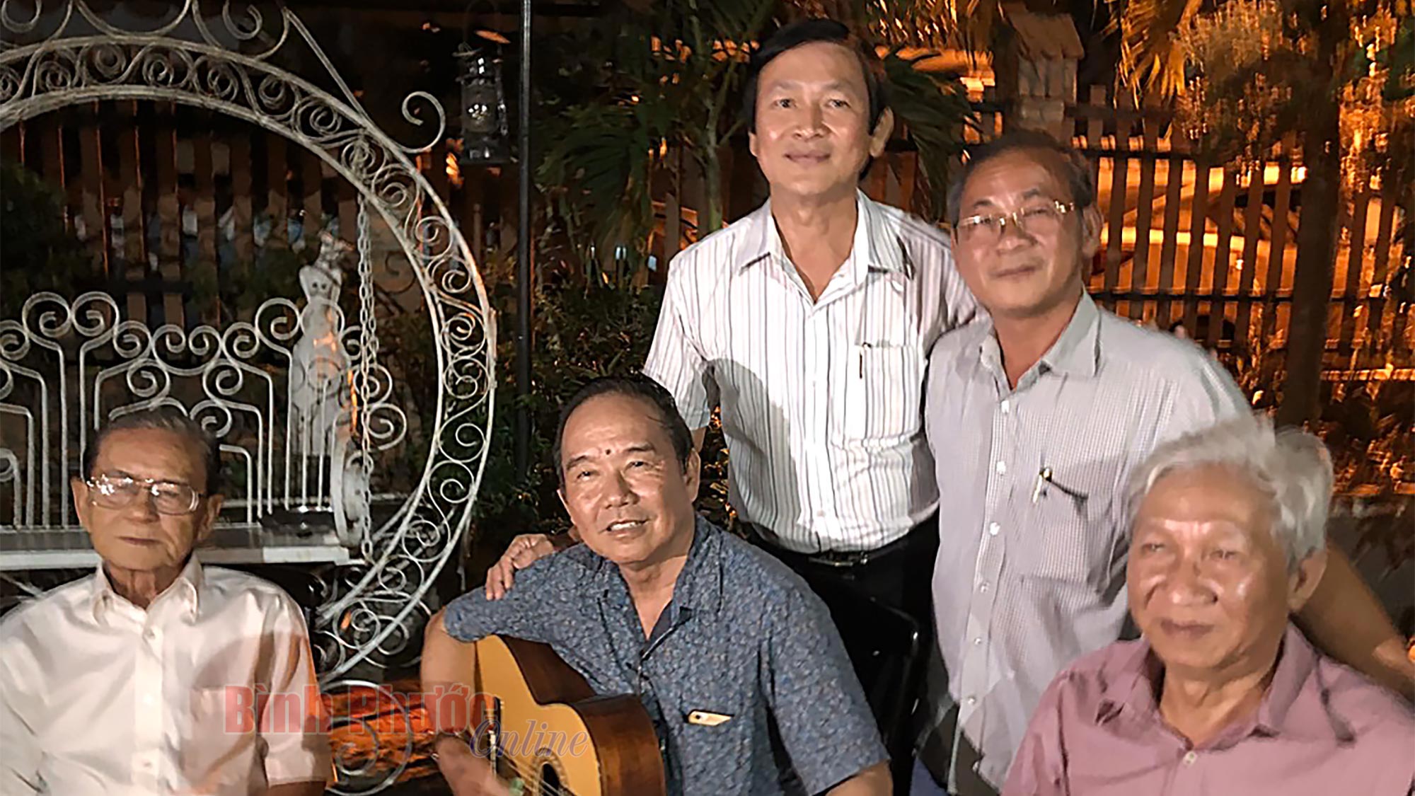 Kể… để nghe “Tư Trung” kể…
