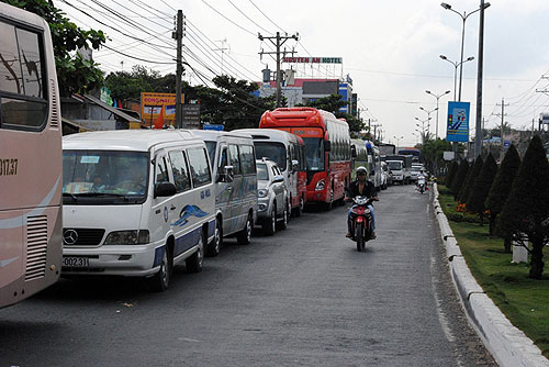 Nhọc nhằn tàu xe sau tết Nhọc nhằn tàu xe sau tết