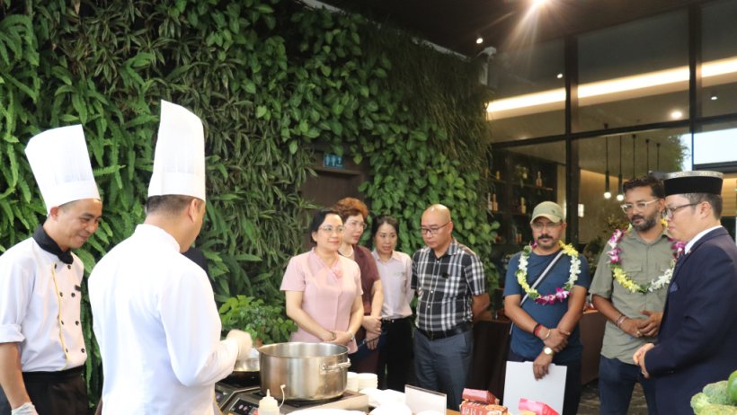 Khai thác thị trường khách du lịch mới