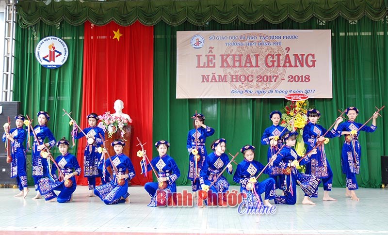Tổ chức hoạt động văn hóa của học sinh, sinh viên