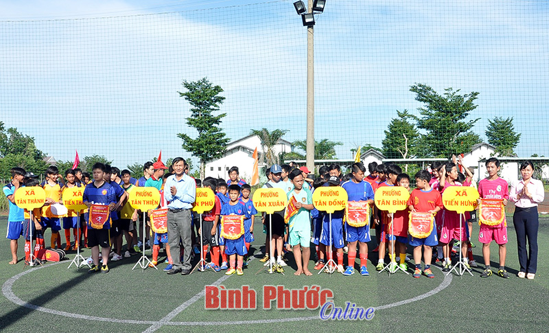 Khai mạc giải bóng đá U13 thị xã Đồng Xoài Khai mạc giải bóng đá U13 thị xã Đồng Xoài
