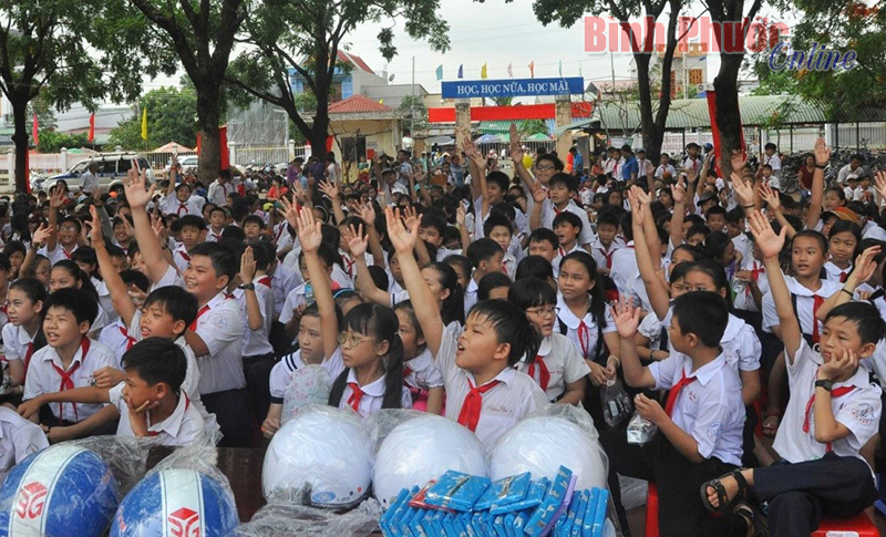 Khai mạc hè và Tháng hành động vì trẻ em năm 2015