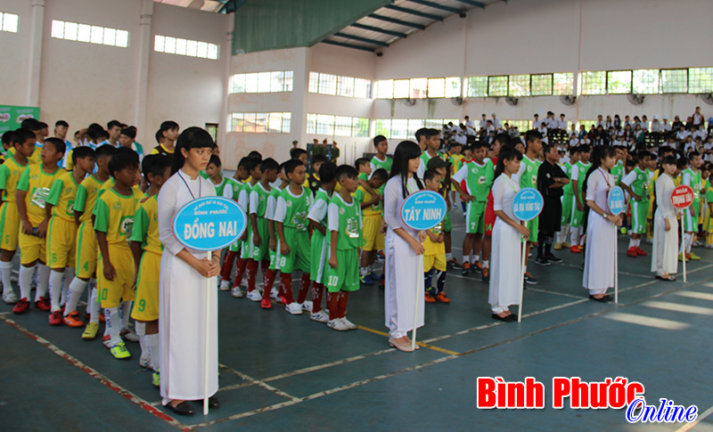 Khai mạc giải bóng đá tranh Cup Milo lần thứ XIII tại Bình Phước