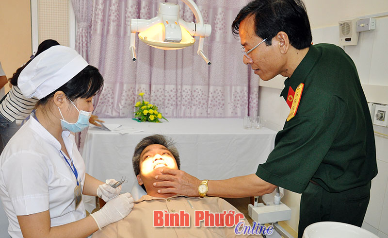 Bệnh viện Quân dân y 16 khám, chữa bệnh cho cấp ủy phường, xã… trên địa bàn thị xã Đồng Xoài Bệnh viện Quân dân y 16 khám, chữa bệnh cho cấp ủy phường, xã… trên địa bàn thị xã Đồng Xoài