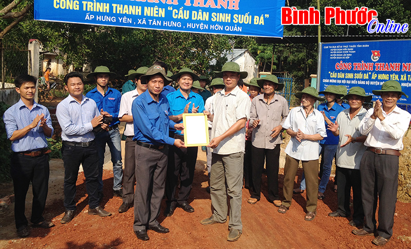 Khánh thành công trình thanh niên cầu dân sinh Suối Đá