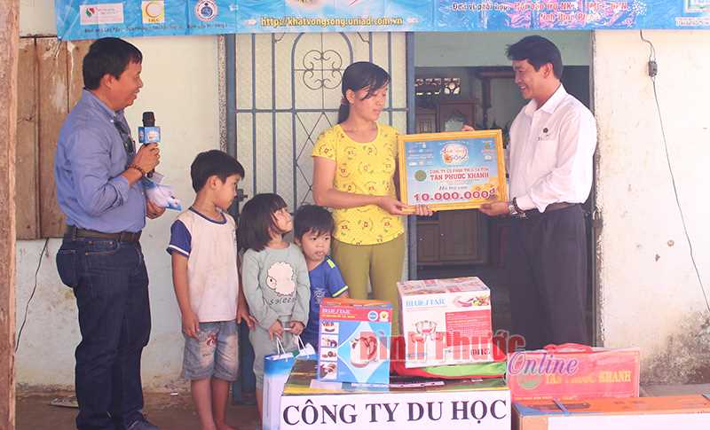 “Khát vọng sống” tiếp sức hộ nghèo “Khát vọng sống” tiếp sức hộ nghèo