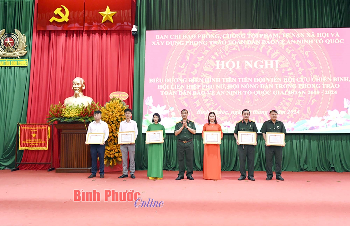 khen_thuong_ccb_an_ninh_to_quoc_05292803102024.jpg