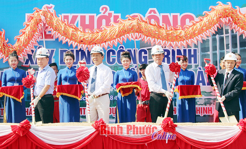 Khởi công xây dựng bệnh viện quốc tế 2.525 tỷ đồng tại Đồng Xoài Khởi công xây dựng bệnh viện quốc tế 2.525 tỷ đồng tại Đồng Xoài