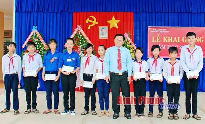 Khởi sắc phong trào khuyến học ở Đồng Tiến Khởi sắc phong trào khuyến học ở Đồng Tiến