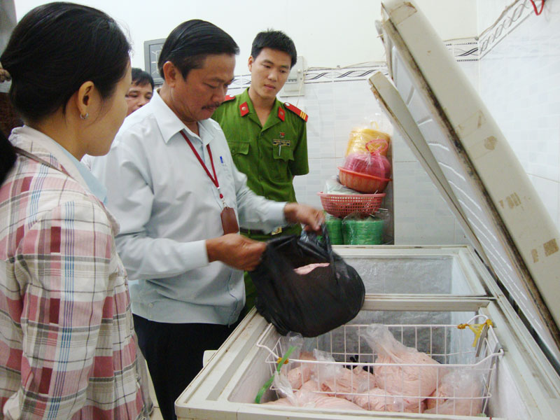 Nhiều nỗi lo về an toàn vệ sinh thực phẩm Nhiều nỗi lo về an toàn vệ sinh thực phẩm