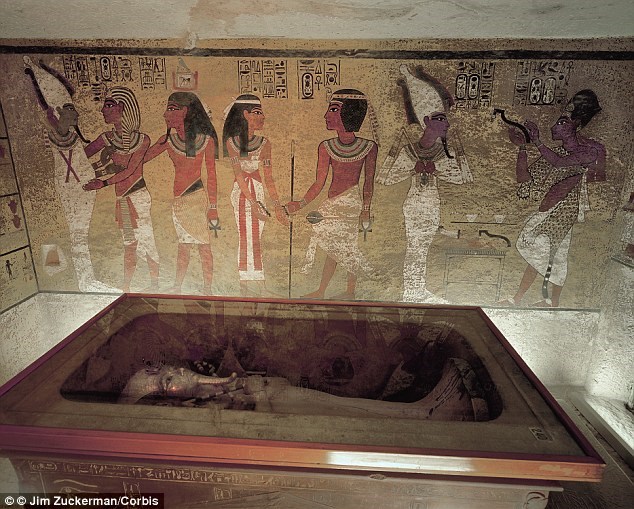 Khám phá chấn động về lăng mộ của Hoàng đế Ai Cập Tutankhamun Khám phá chấn động về lăng mộ của Hoàng đế Ai Cập Tutankhamun