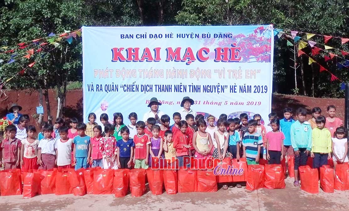 Bù Đăng khai mạc hè và phát động Tháng hành động vì trẻ em
