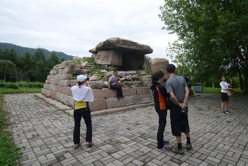 korea_tomb.jpg