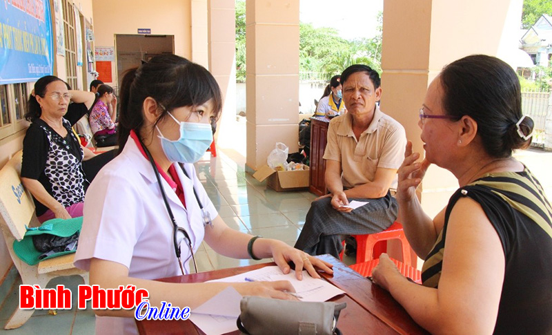 100 người dân phường Tân Thiện được cấp phát thuốc miễn phí 100 người dân phường Tân Thiện được cấp phát thuốc miễn phí