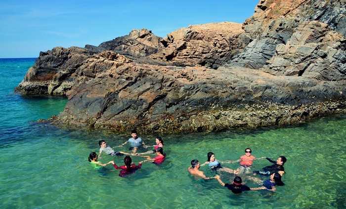 Nét đẹp của vùng biển xã đảo Nhơn Lý