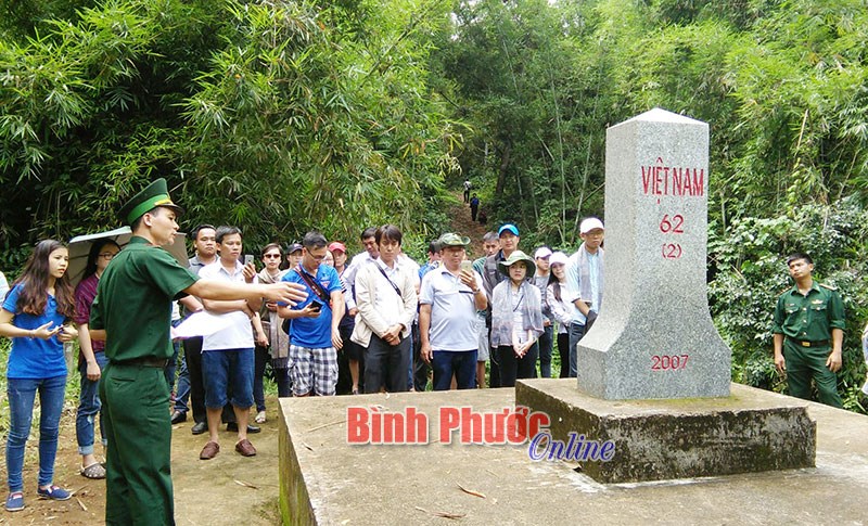 “Kỳ nghỉ hồng - Hành quân xanh” thắm tình biên giới Bù Gia Mập
