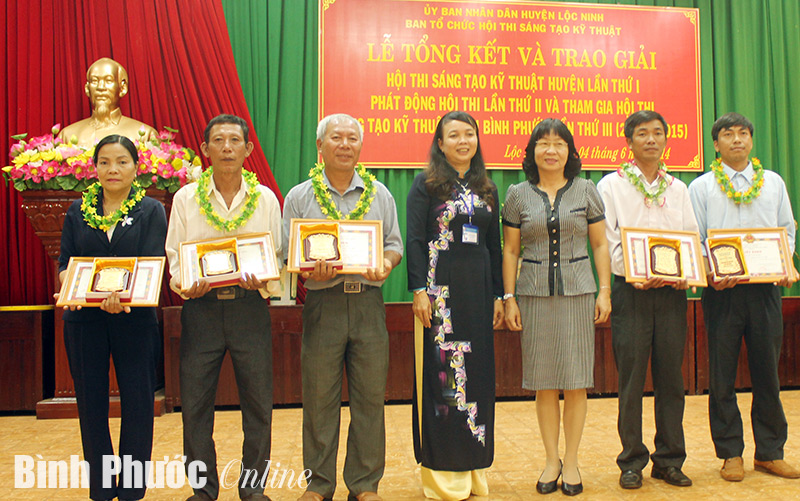 Lộc Ninh phát động hội thi sáng tạo kỹ thuật lần thứ hai Lộc Ninh phát động hội thi sáng tạo kỹ thuật lần thứ hai