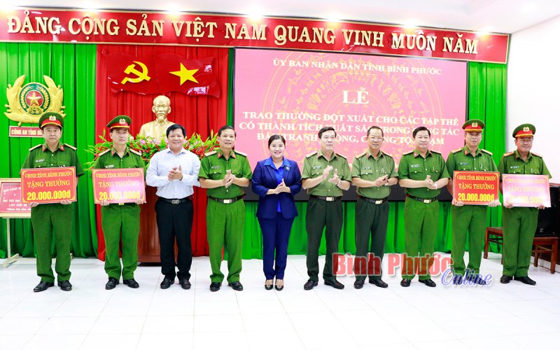 “Lá chắn thép” giữ gìn cuộc sống bình yên