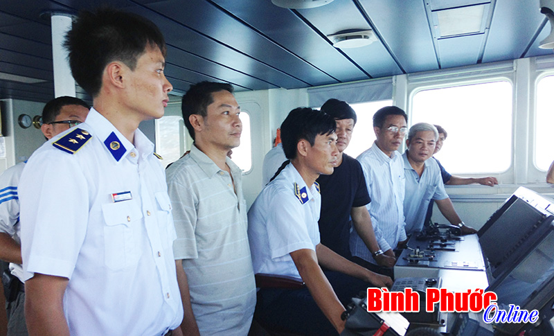 Lắc lư cùng tàu cảnh sát biển 9001 Lắc lư cùng tàu cảnh sát biển 9001