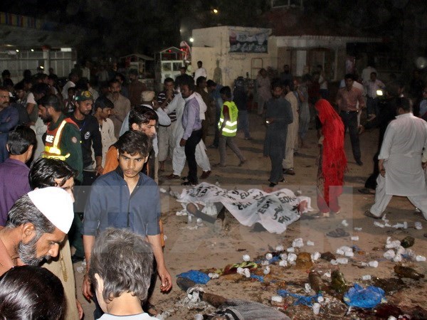 Pakistan bắt hơn 600 nghi phạm khủng bố sau vụ tấn công Lahore Pakistan bắt hơn 600 nghi phạm khủng bố sau vụ tấn công Lahore