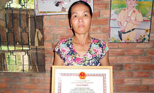 “Làm dâu trăm họ” “Làm dâu trăm họ”