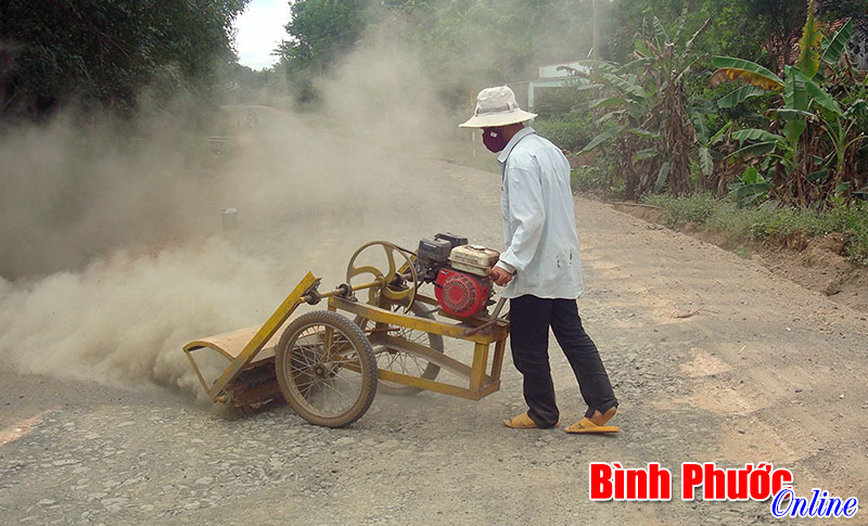 Xã Đồng Tâm huy động gần 3 tỷ đồng làm đường liên thôn Xã Đồng Tâm huy động gần 3 tỷ đồng làm đường liên thôn