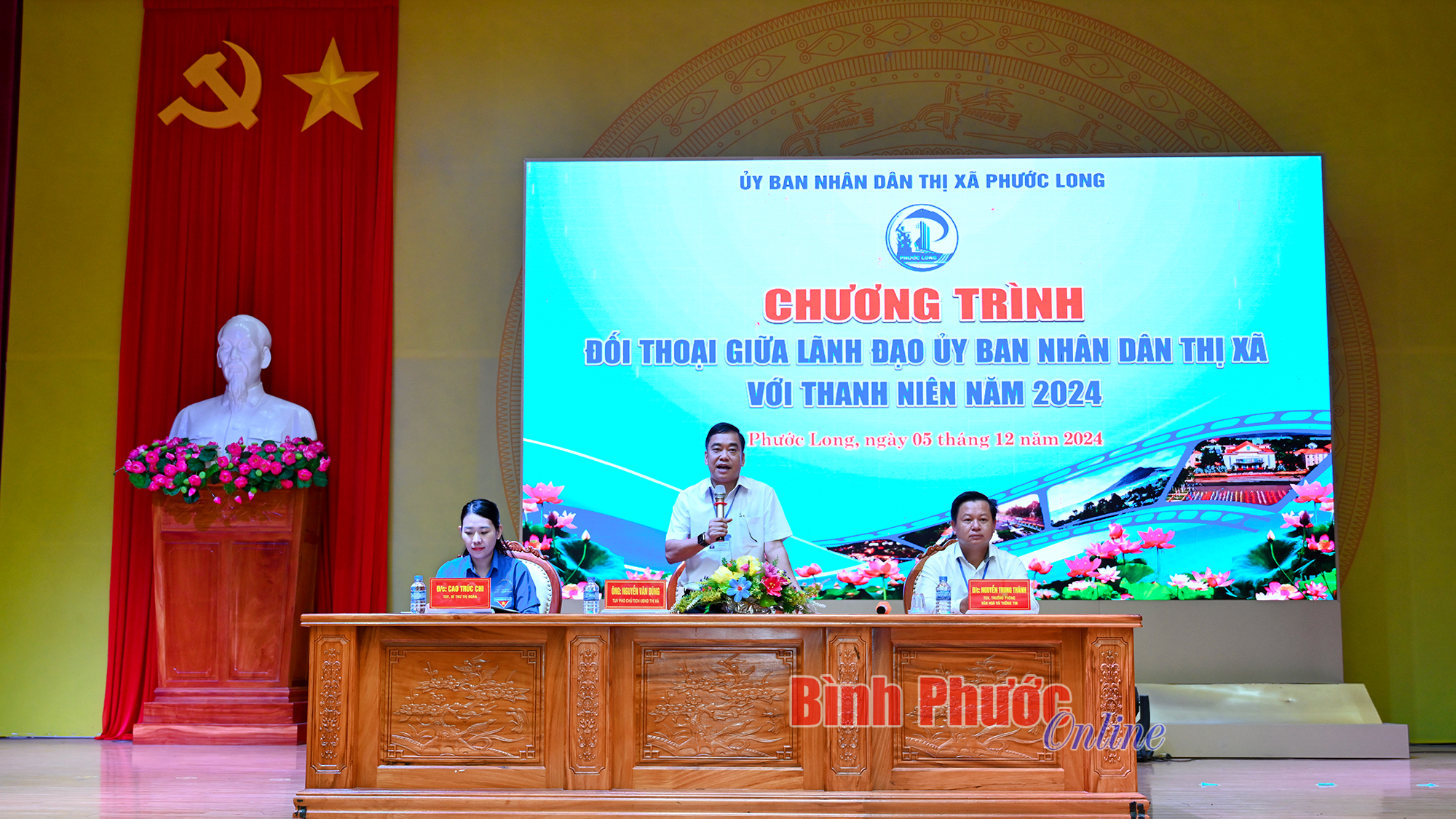 Lãnh đạo thị xã Phước Long đối thoại với thanh niên