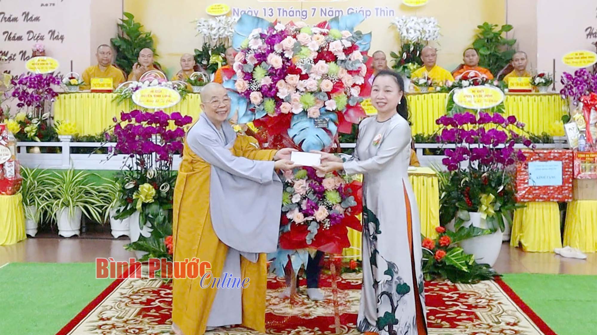 Lãnh đạo tỉnh thăm, chúc mừng lễ vu lan