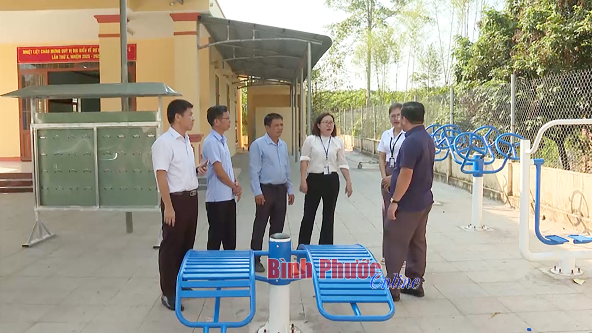 Lấy người dân làm chủ thể