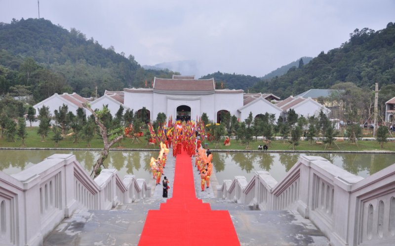 Legacy dưới chân Yên Tử Legacy dưới chân Yên Tử