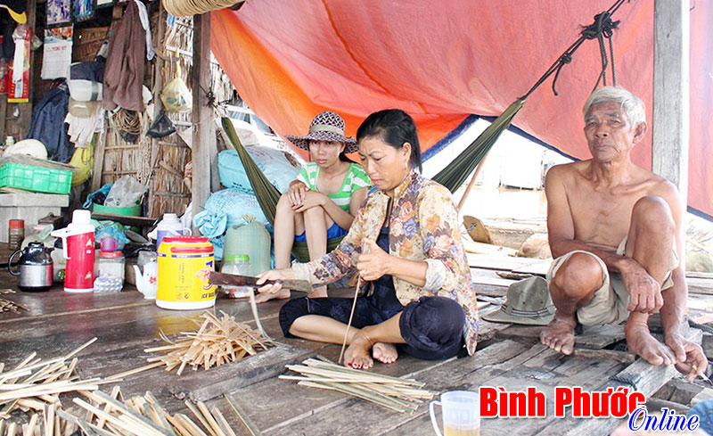 Lênh đênh đời sông nước Lênh đênh đời sông nước