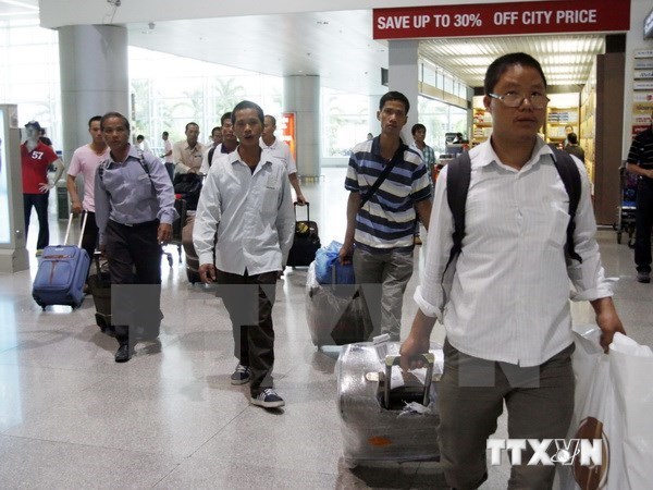 Gần 80.000 lao động đi làm việc ở nước ngoài trong 8 tháng Gần 80.000 lao động đi làm việc ở nước ngoài trong 8 tháng