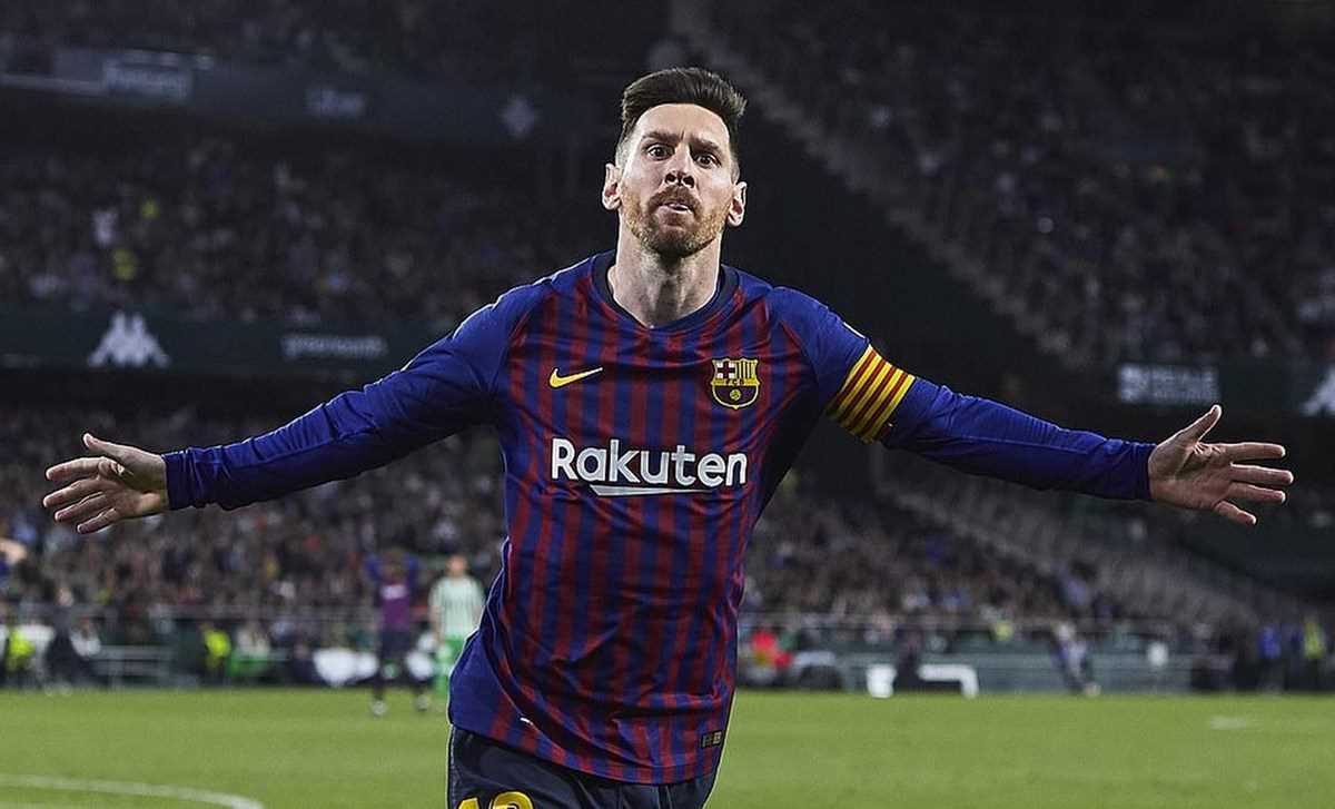 Lionel Messi lập hat-trick, Barcelona tiến sát đến ngôi vương