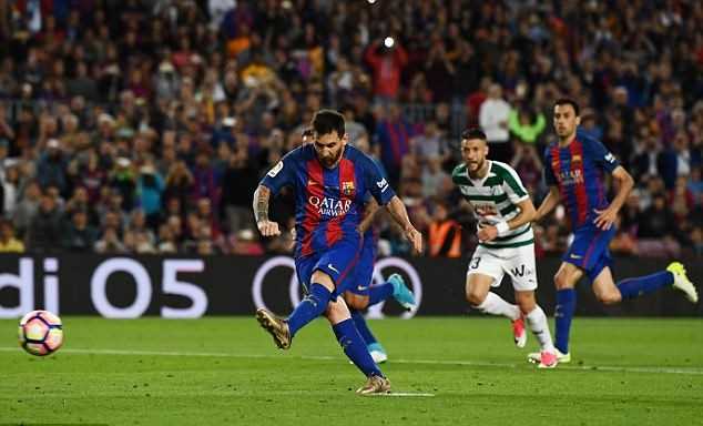 Barcelona mất ngôi vương, Messi vẫn lập cú đúp danh hiệu