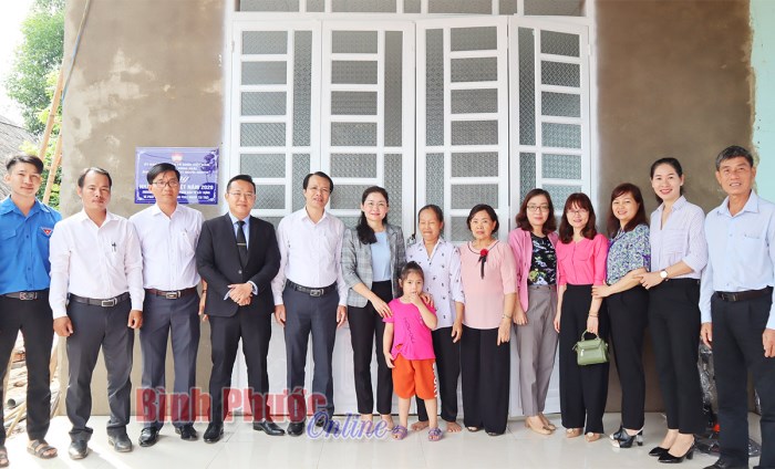 Đồng Xoài: Trao nhà đại đoàn kết Đồng Xoài: Trao nhà đại đoàn kết